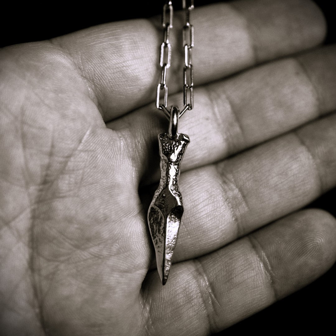 Сребърен медальон острие 925 – мъжки бохо талисман за сила | Арт Дива