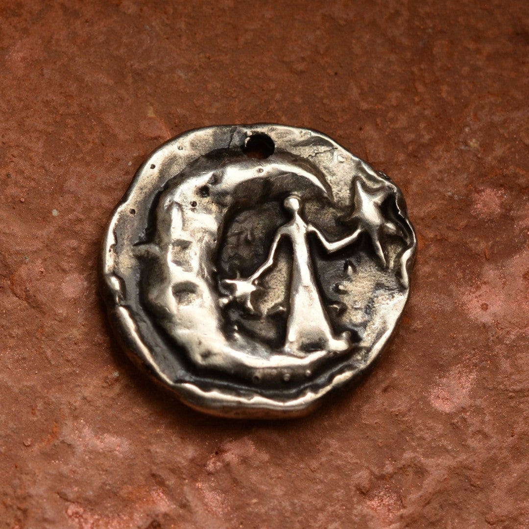 Ръчно изработен сребърен медальон 925 „Ангелът поставя звезда на небето“ във винтидж стил | Талисман за вечна памет и духовна връзка | Амулет на любовта към изгубен близък | Арт Дива