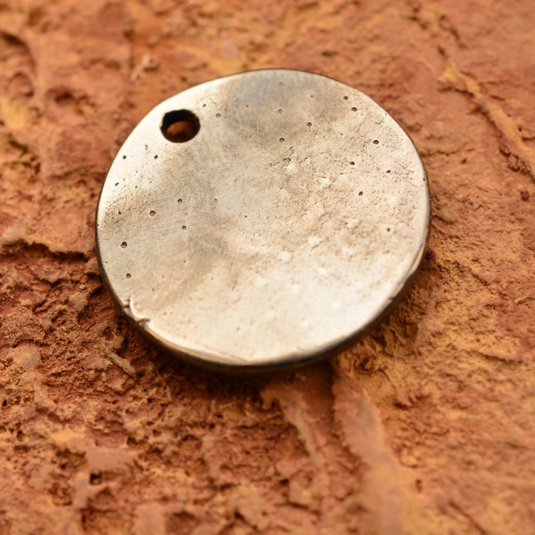 Сребърен медальон 925 „Фамилия“ – Талисман на любов, семейство и връзка между поколенията | Art Diva – Бохо скулптурно бижу