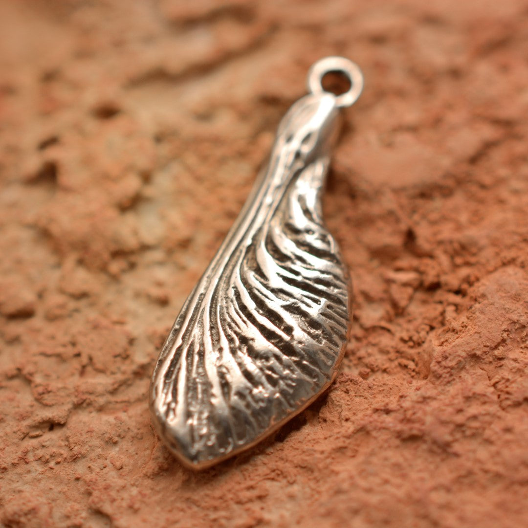 Сребърен медальон 925 „Кленово семе“ | Ръчна изработка | Талисман против бездетие и за нов живот | Арт Дива