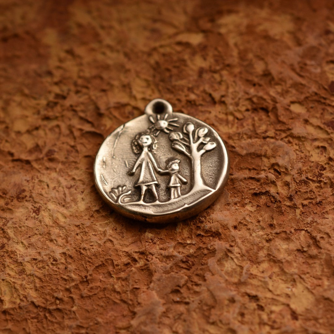 Сребърен медальон 925 „Майка и дете“ | Талисман за обич и семейна връзка | Art Diva – Ръчно изработено бохо скулптурно бижу