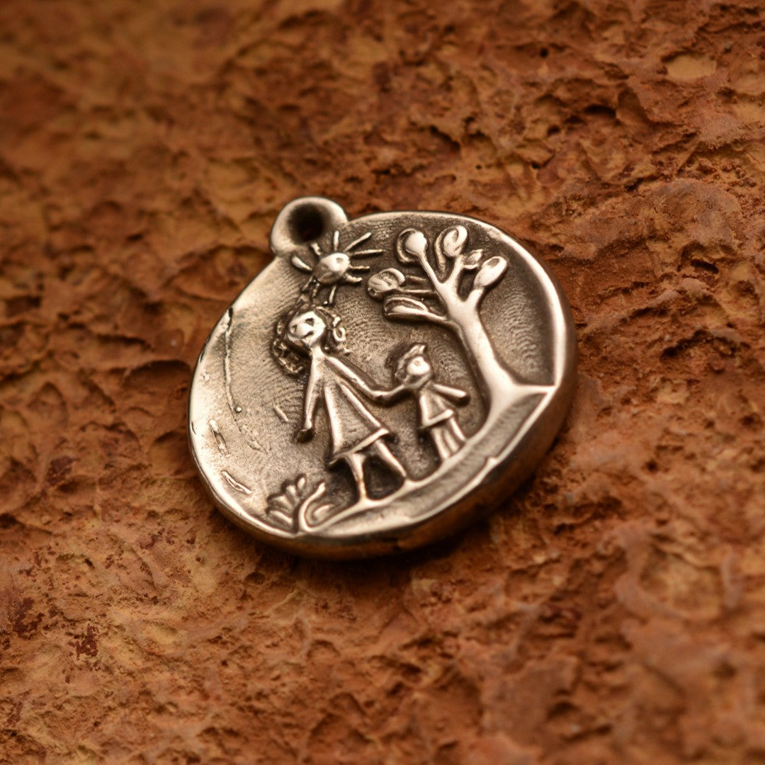 Сребърен медальон 925 „Майка и дете“ | Талисман за обич и семейна връзка | Art Diva – Ръчно изработено бохо скулптурно бижу