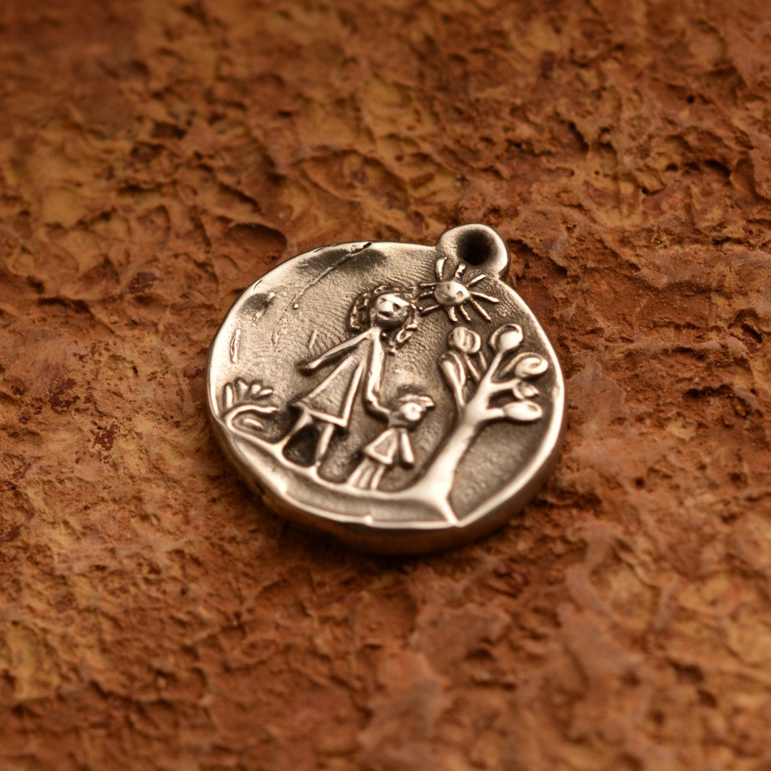 Сребърен медальон 925 „Майка и дете“ | Талисман за обич и семейна връзка | Art Diva – Ръчно изработено бохо скулптурно бижу