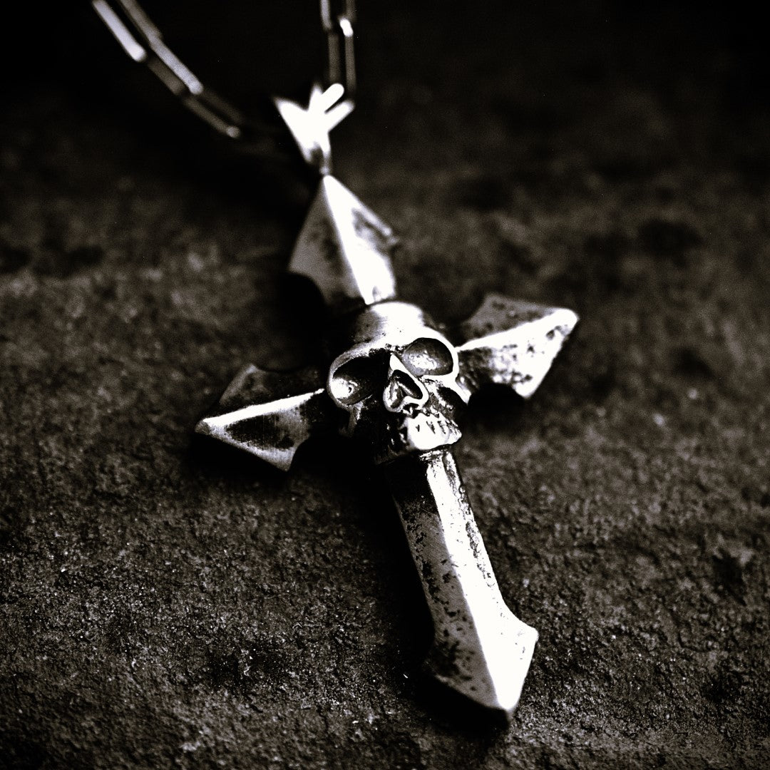 Сребърен медальон 925 „Memento Mori“ – мъжки кръст със символ на смъртта и вечността | Арт Дива