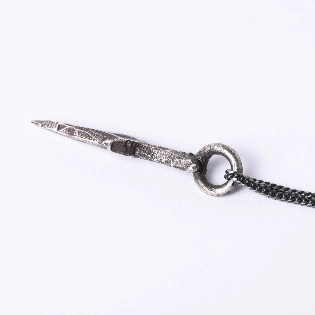 Сребърен медальон острие 925 | Мъжка висулка кинжал талисман за сила и защита | Рустик скулптурно бижу ръчна изработка | Арт Дива