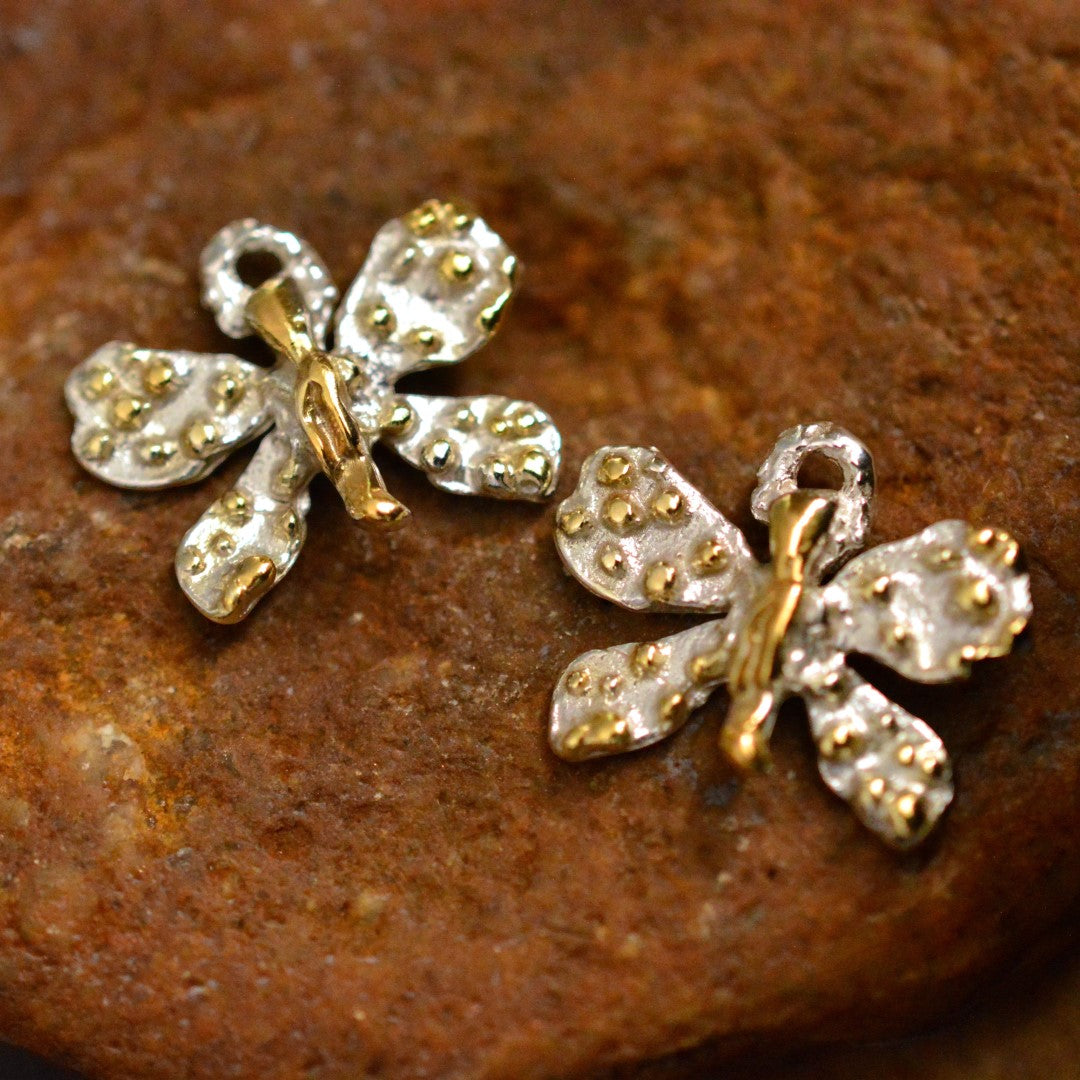 Сребърен медальон 925 пеперуда със златни акценти – талисман за промяна и лекота, ръчна изработка в бохо и рустик стил | Арт Дива