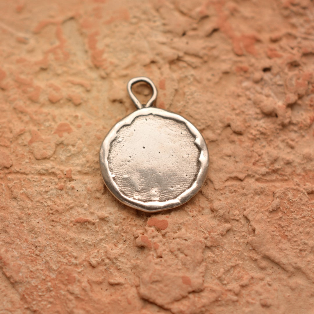 Сребърен медальон 925 „Семейство“ | Талисман за семейна любов и обич | Бохо рустик скулптурно бижу, ръчна изработка | ArtDiva