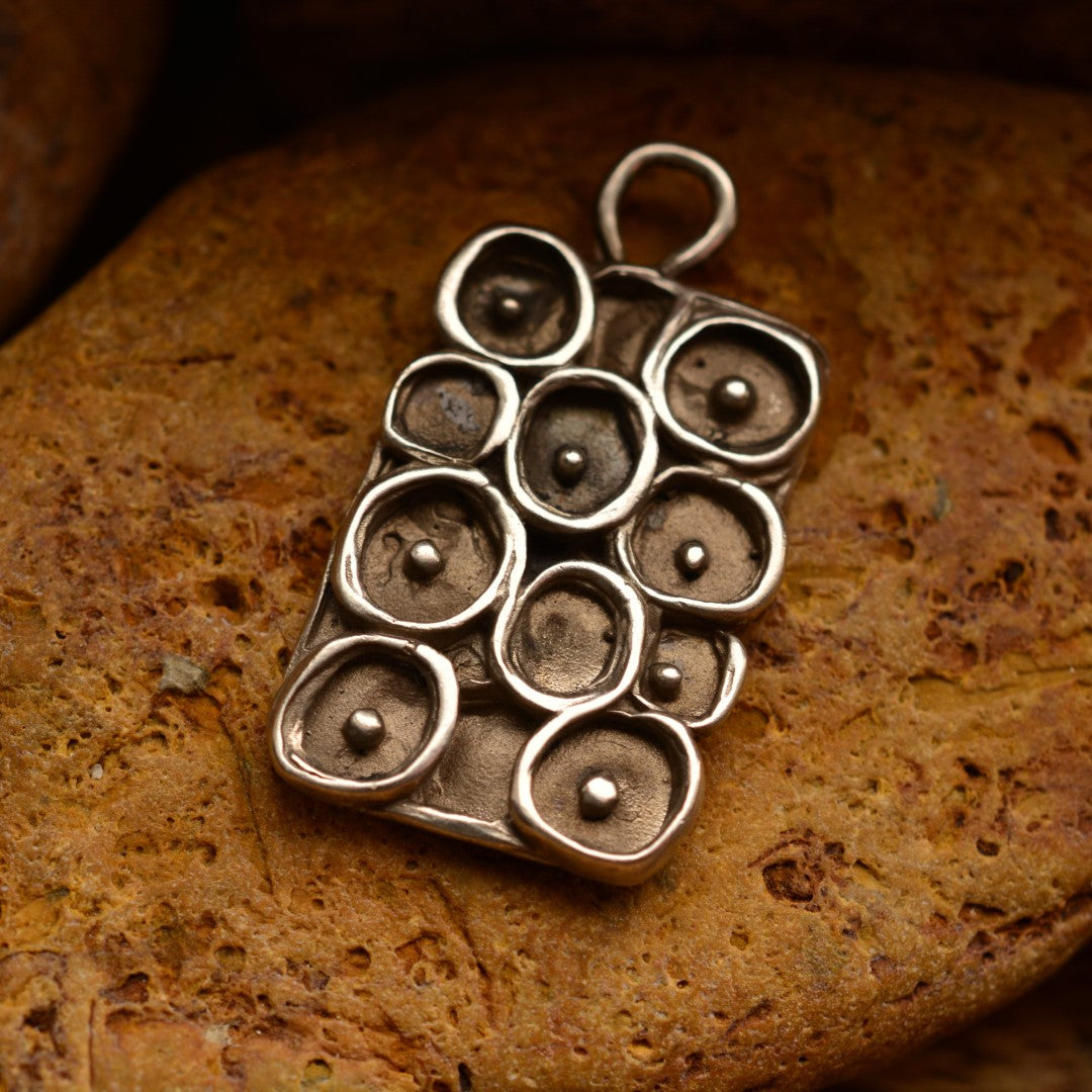 Сребърен медальон 925 „Утринна роса“ – артистично бохо-рустик бижу | Арт Дива