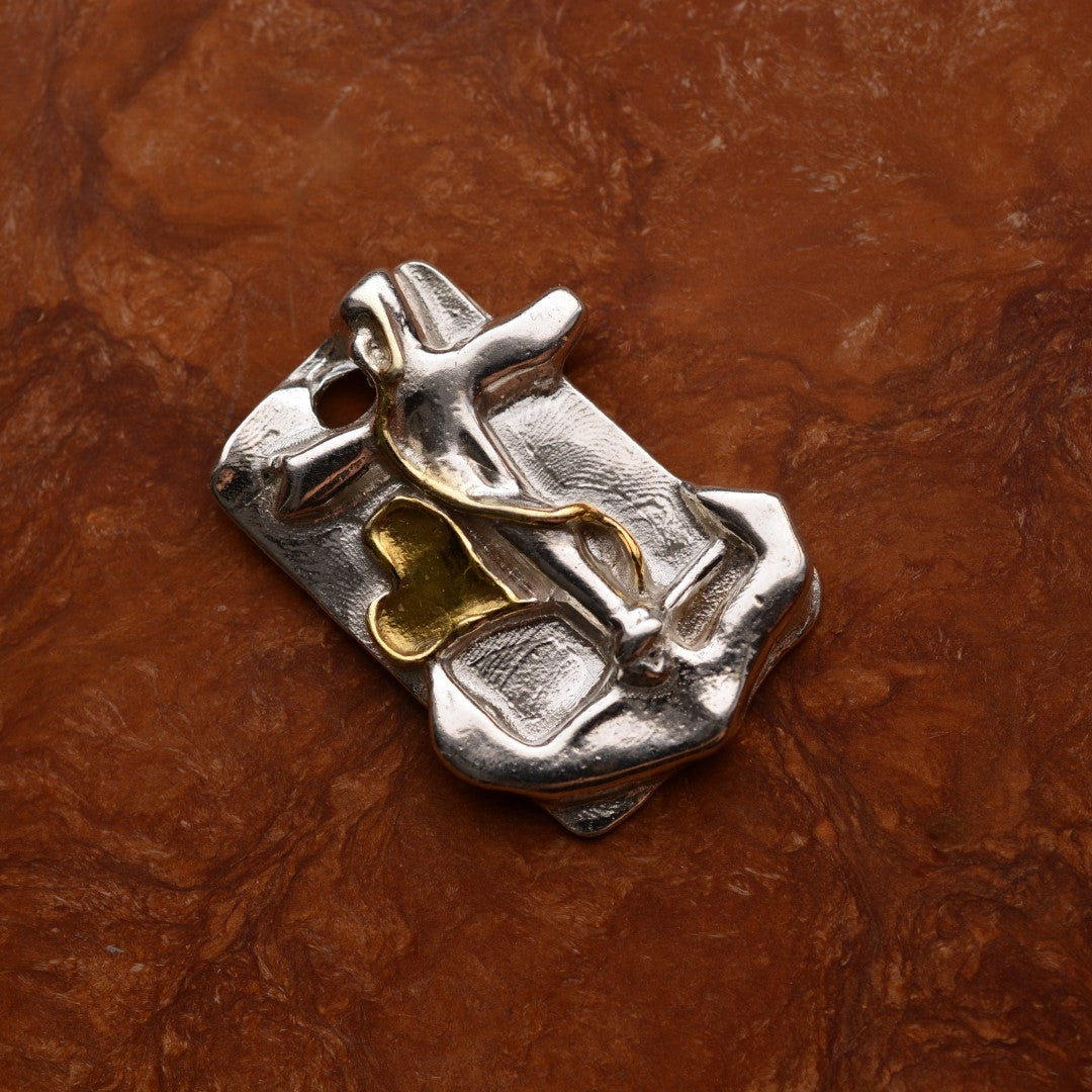 Сребърен медальон 925 „Вяра, Надежда и Любов“ със златни акценти | Мъжко бижу | Ръчна изработка – ArtDiva