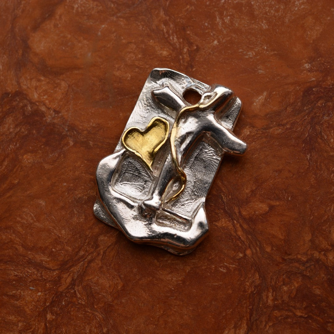 Сребърен медальон 925 „Вяра, Надежда и Любов“ със златни акценти | Мъжко бижу | Ръчна изработка – ArtDiva