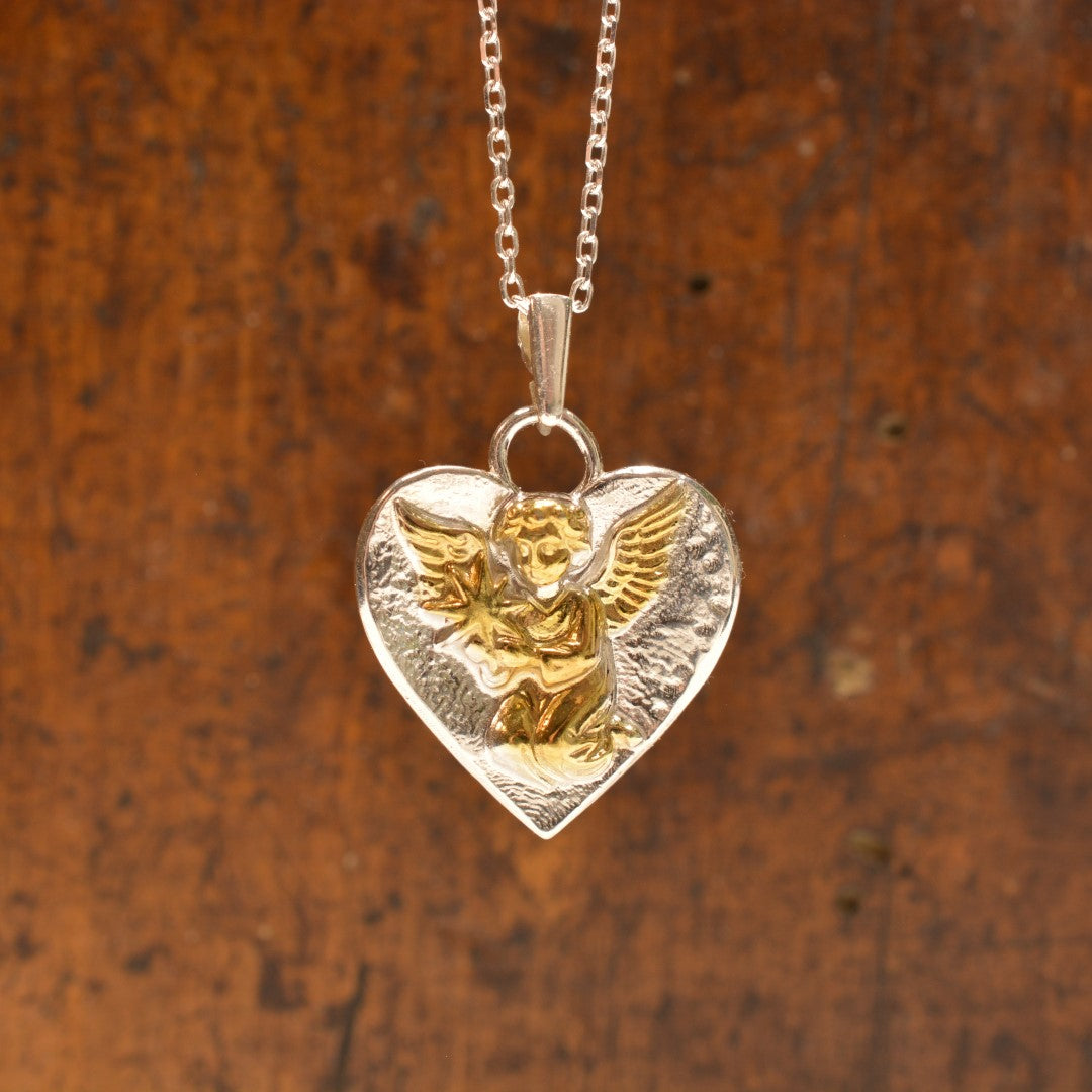 Сребърен медальон 925 „Небесен ангел със звезда“ | Талисман за любов и духовна закрила | Бохо рустик скулптурно бижу, ръчна изработка | Art Diva