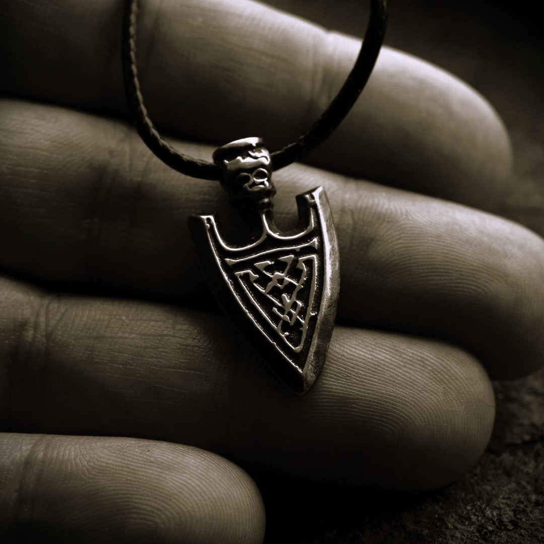 Сребърен медальон 925 „Връх на стрела“ | Талисман за защита и сила | Бохо рустик скулптурно бижу, ръчна изработка | ArtDiva