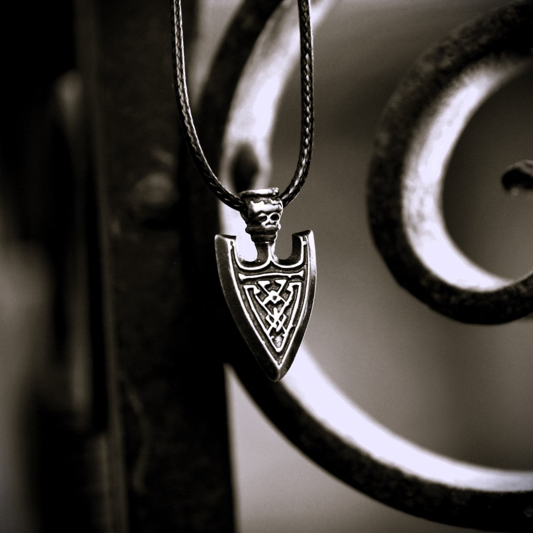 Сребърен медальон 925 „Връх на стрела“ | Талисман за защита и сила | Бохо рустик скулптурно бижу, ръчна изработка | ArtDiva