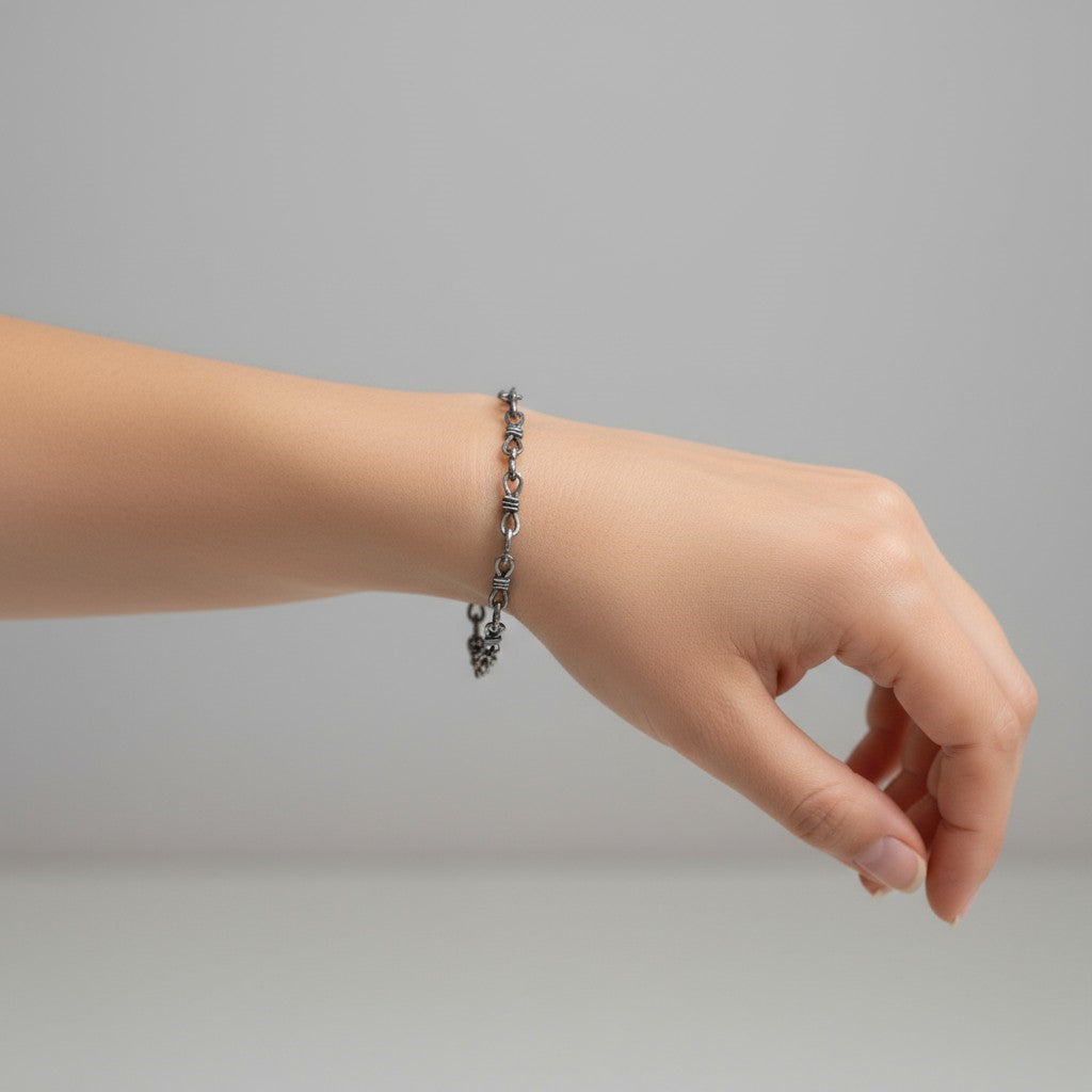 Сребърна гривна 925 „Любовен възел“ – талисман на връзката между две души | Оксидирано бохо – рустик скулптурно бижу | Арт Дива