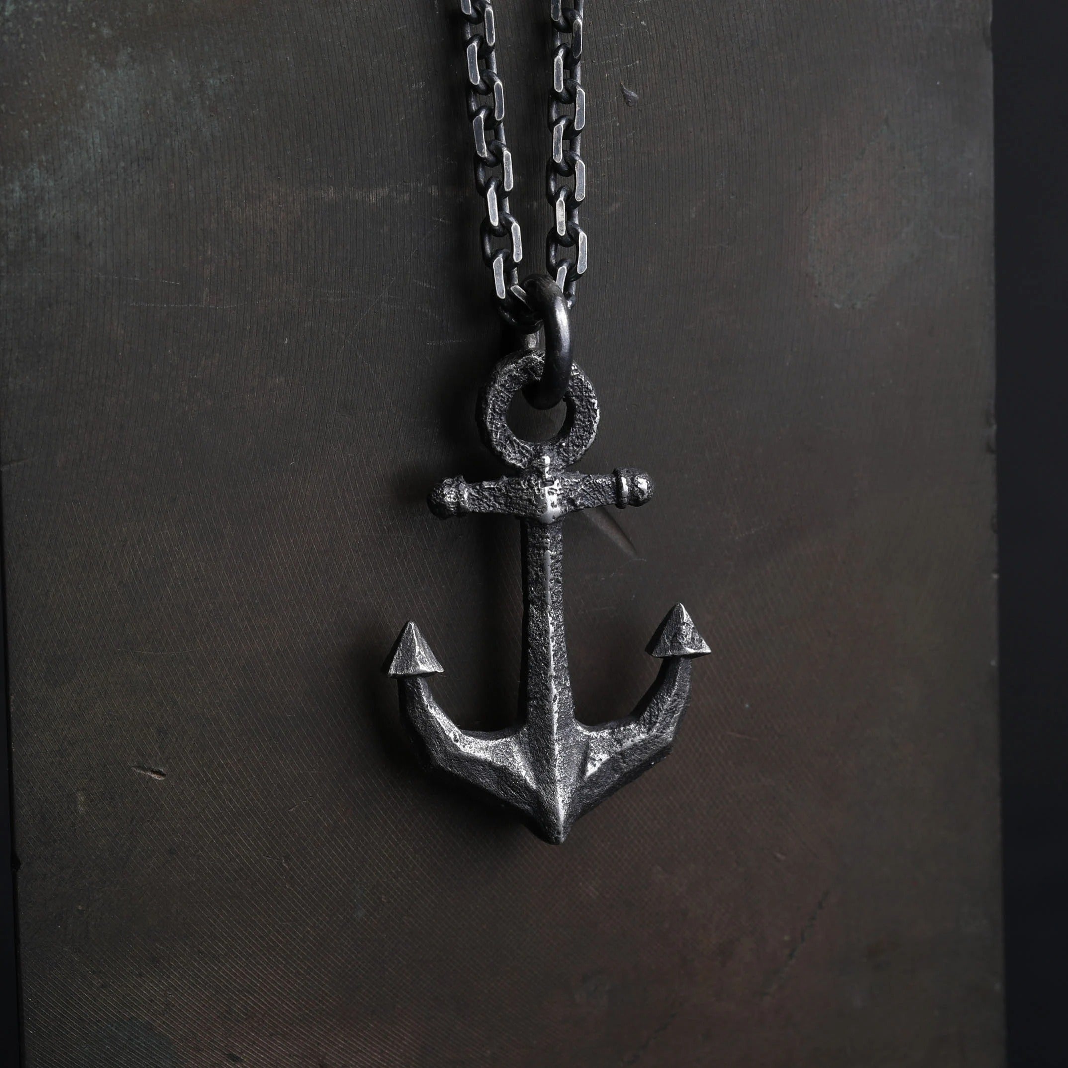 Сребърен медальон котва 925 | Мъжка висулка талисман за сила и устойчивост | Скулптурно бижу ръчна изработка | Арт Дива