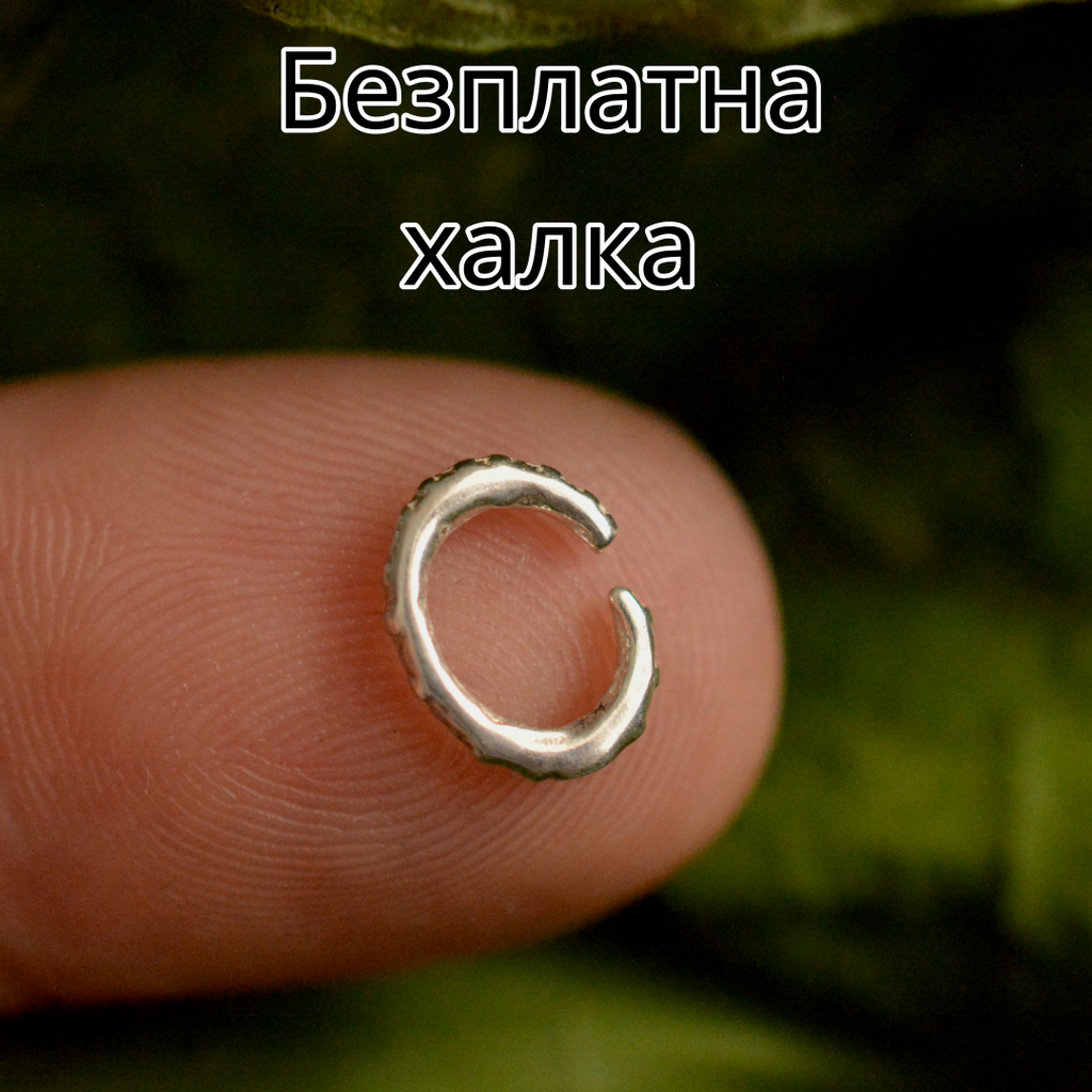 Сребърен медальон 925 със златни акценти „Момиче с цвете“ – талисман за обич и спомен | Подходящ за сестра, приятелка или дъщеря към майка | Art Diva