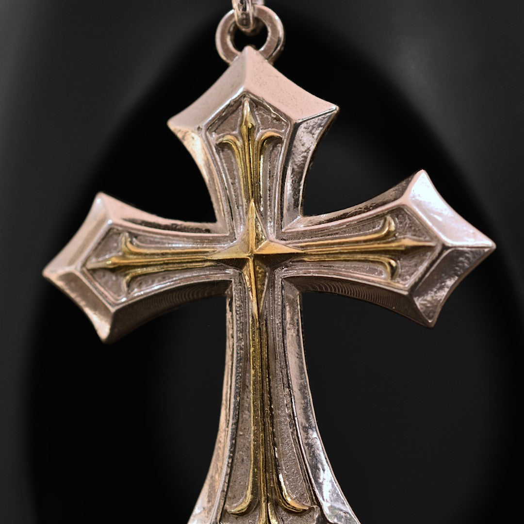 Сребърен медальон 925 „Кралски кръст“ – орнаментален мъжки талисман за сила и духовна закрила | ArtDiva