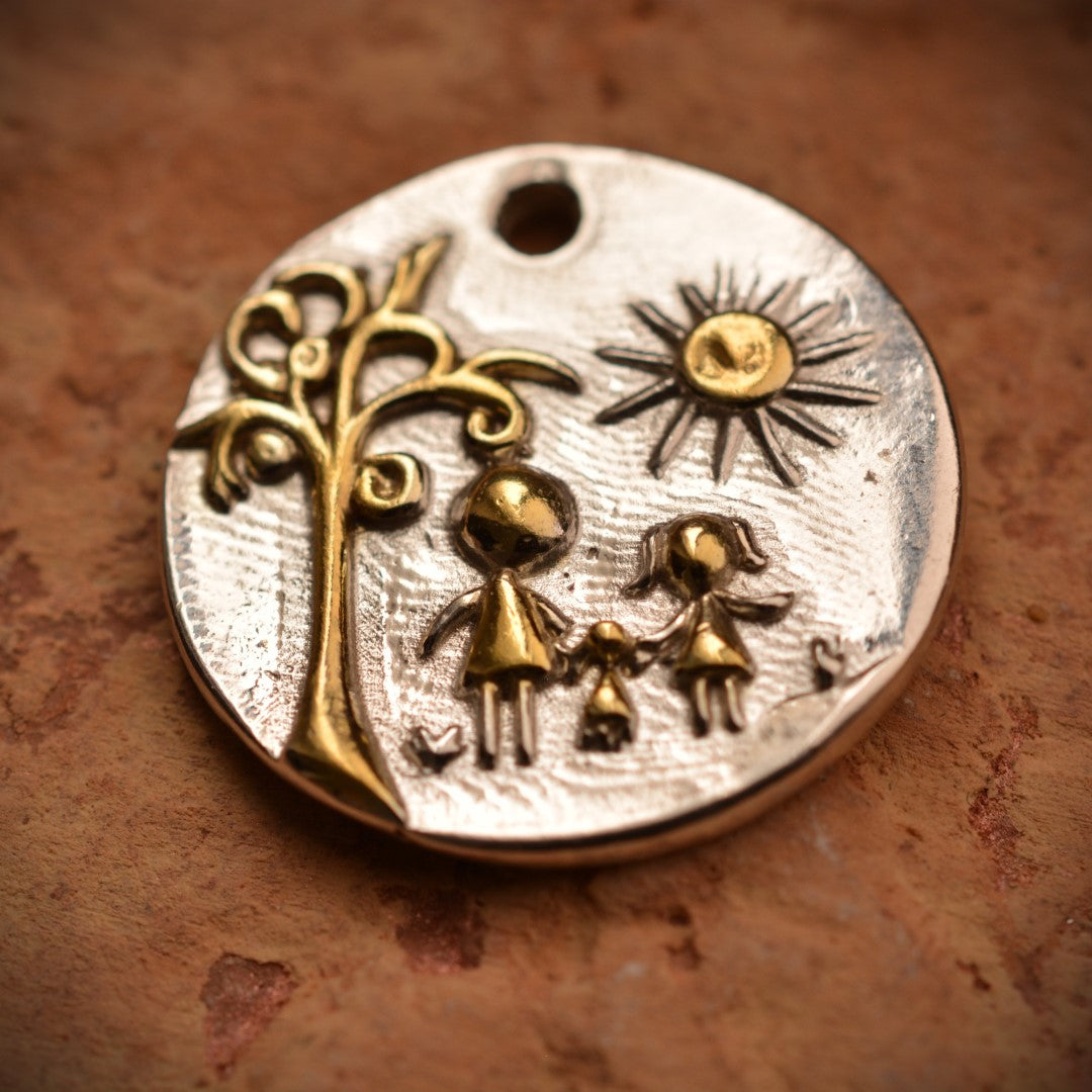 Сребърен медальон 925 „Фамилия“ – талисман на любов, семейство и приемственост | Бохо рустик скулптурно бижу | Арт Дива