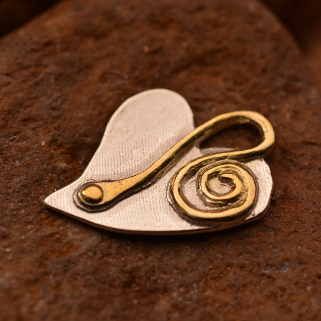 Сребърен медальон 925 „Сърце и спирала“ | Талисман за любов и ново начало | Бохо рустик скулптурно бижу, ръчна изработка | ArtDiva