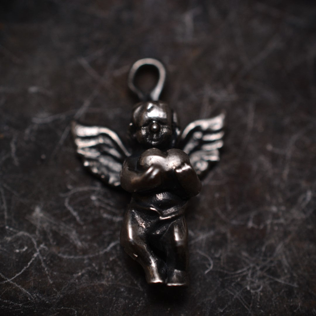 Сребърен медальон 925 „Ангелска любов“ | Талисман за защита и обич | Бохо рустик скулптурно бижу, ръчна изработка | ArtDiva