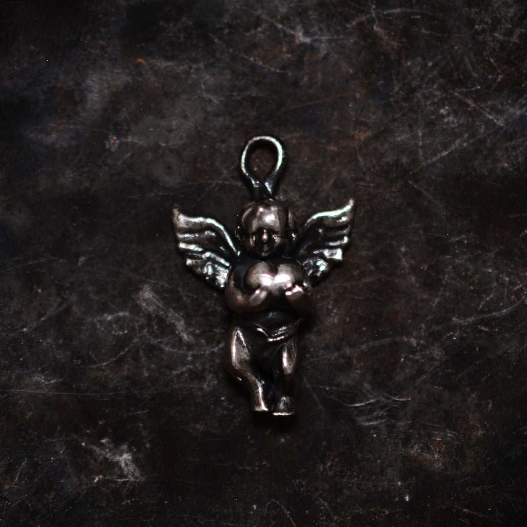 Сребърен медальон 925 „Ангелска любов“ | Талисман за защита и обич | Бохо рустик скулптурно бижу, ръчна изработка | ArtDiva